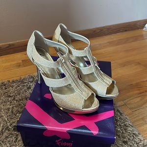 Fioni Gold Glitter Heels